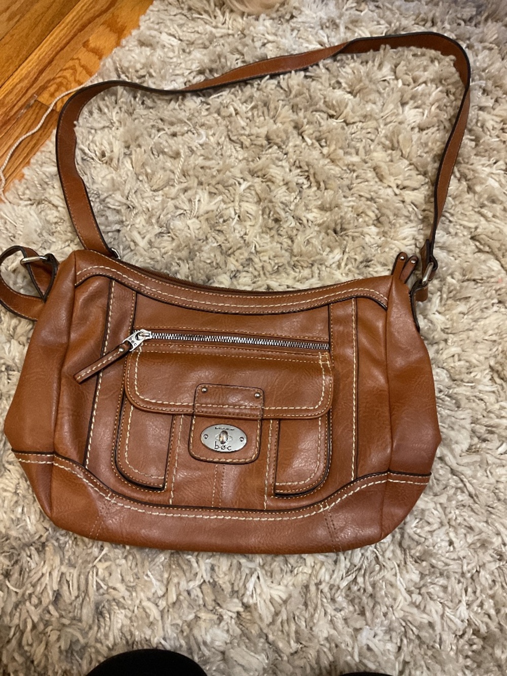 Cute crossbody with lots of compartments